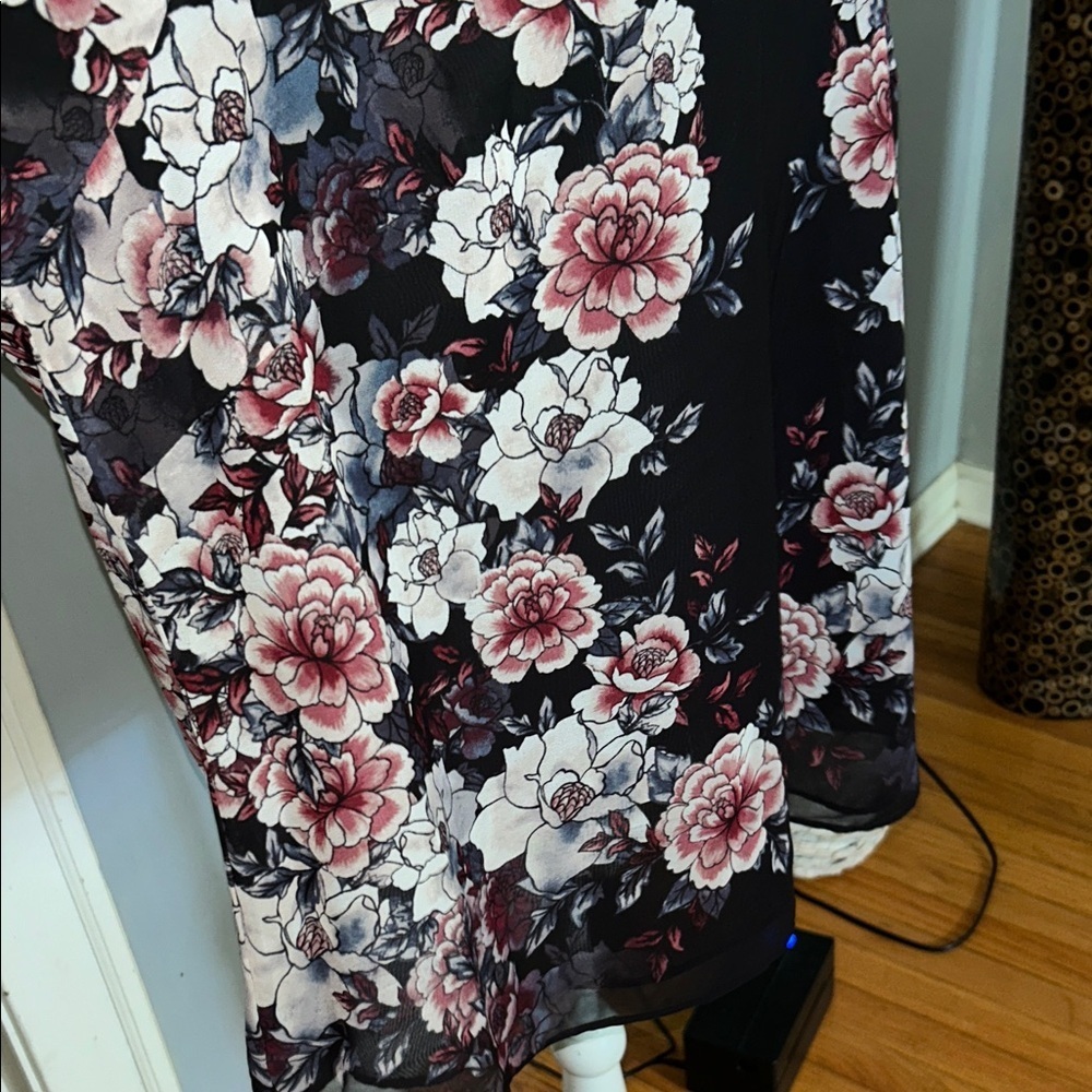 Zac & Rachel Black Floral Blouse - Picture 5 of 9